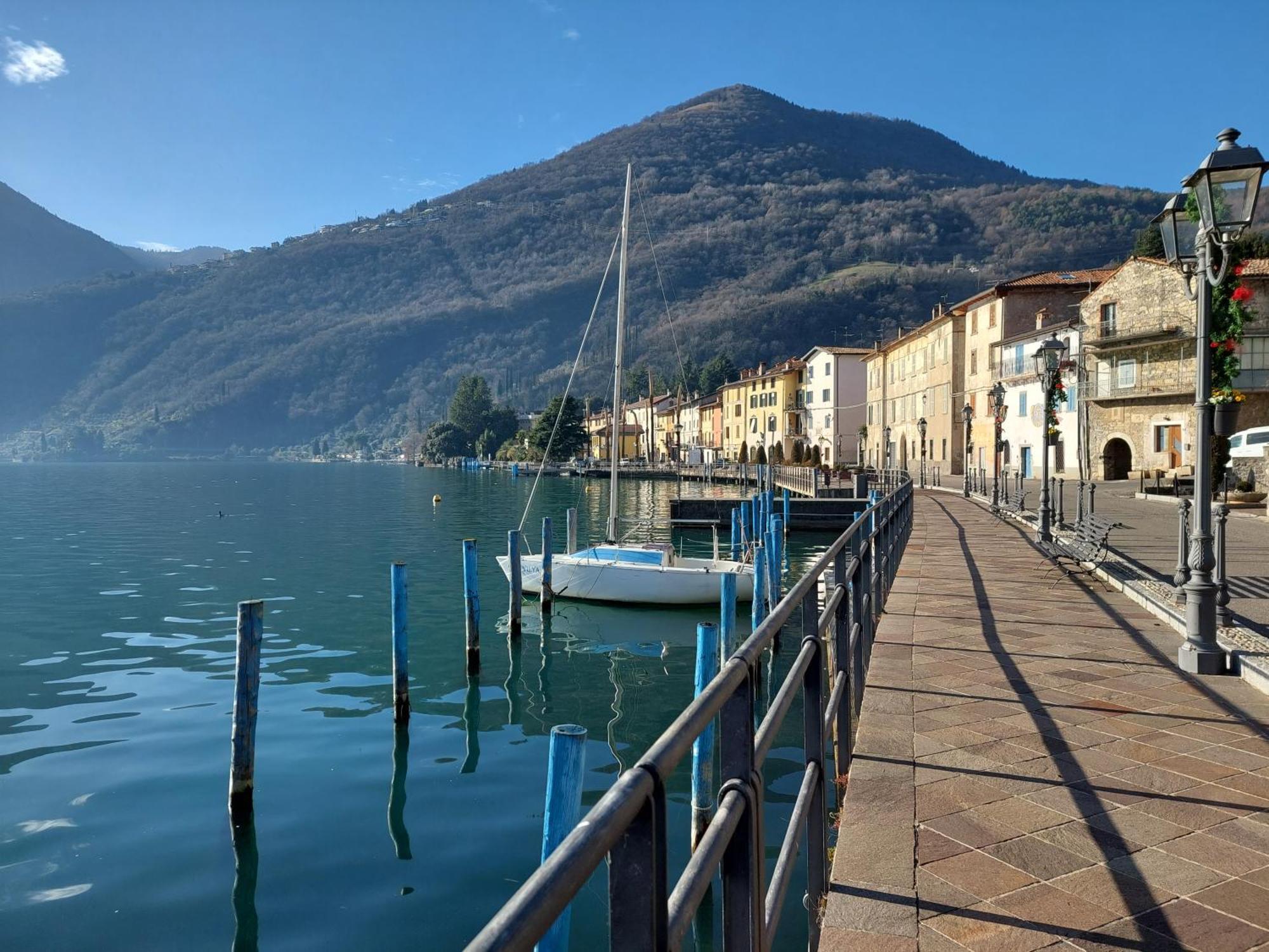 Miralago Casa Vacanze Riva di Solto Extérieur photo